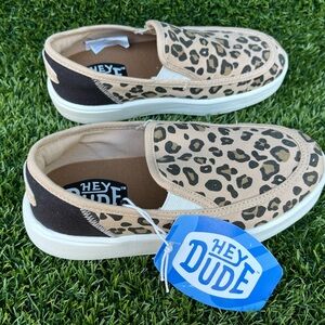 Women’s Hey Dude Leopard Slip on shoes Size 5 New with tag